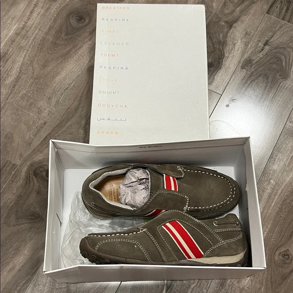 🔥🔥Geox Boys Slip-On Loafers in tan color